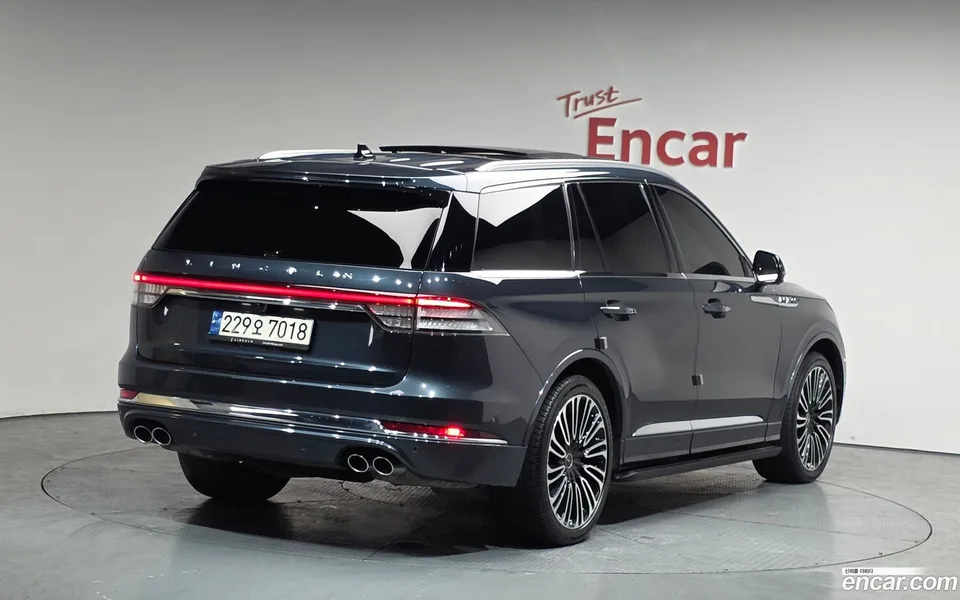 Lincoln Aviator 3.0 AWD 2023 — миниатюра 2