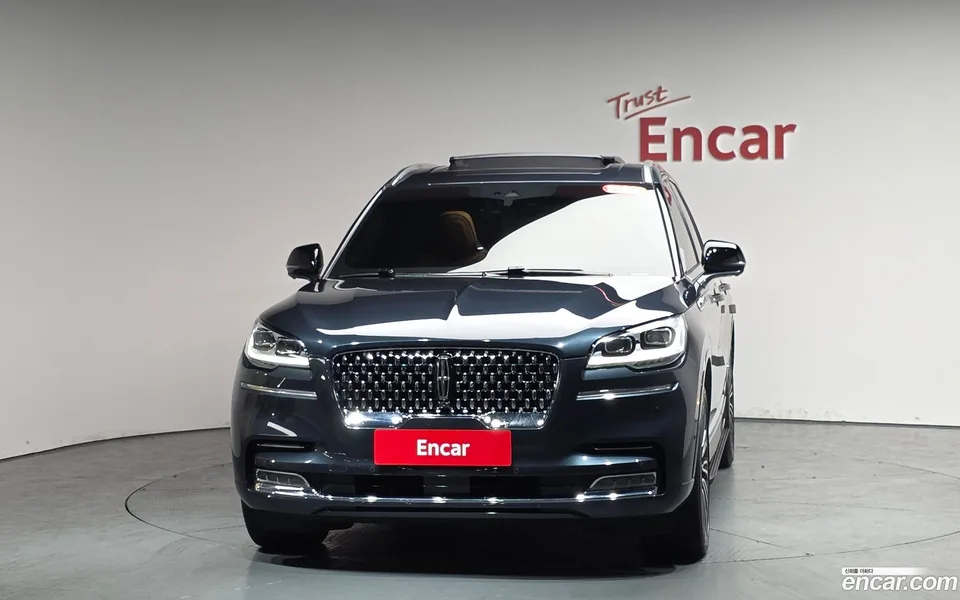 Lincoln Aviator 3.0 AWD 2023 — миниатюра 3