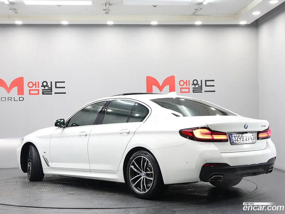 BMW 5 Series 520i M 2023 — миниатюра 3