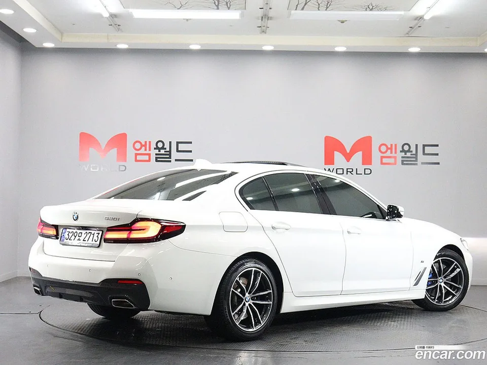 BMW 5 Series 520i M 2023 — миниатюра 4