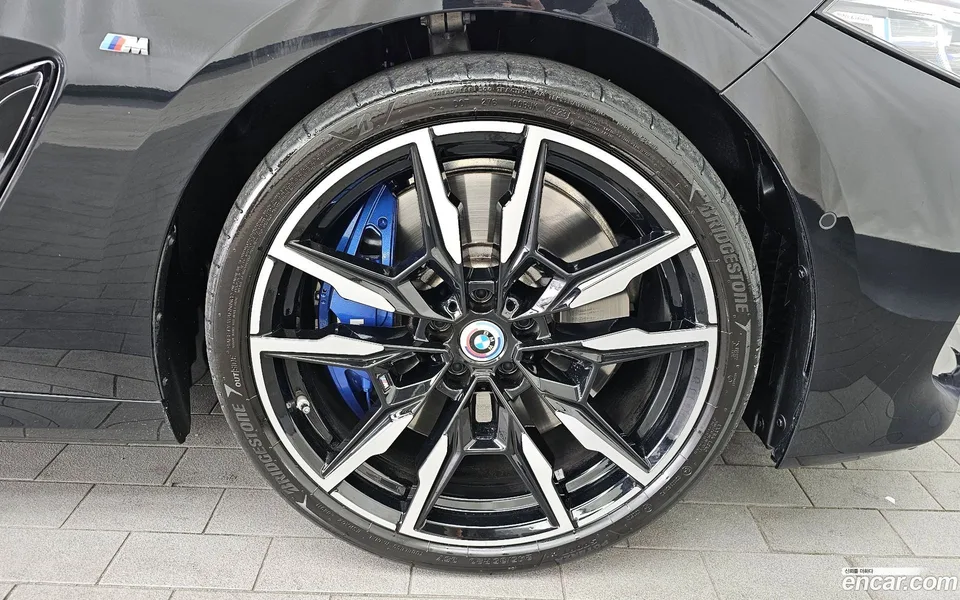 BMW 8 Series M850i xDrive 2024 — миниатюра 5