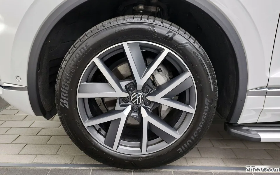 Volkswagen Touareg 3.0 TDI 2023 — миниатюра 5