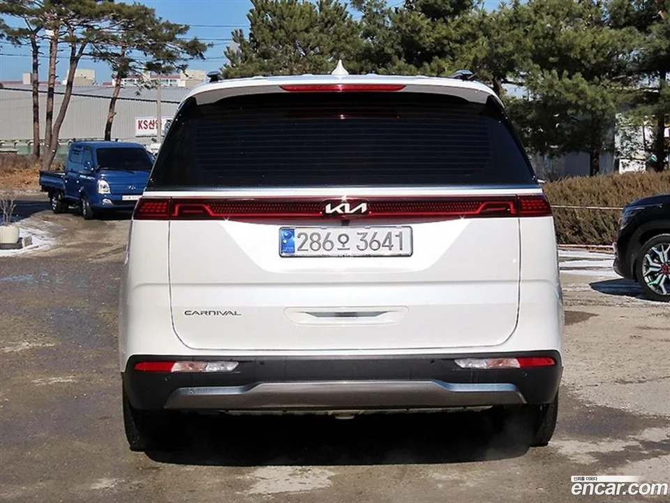 Kia Carnival 7 2022 — миниатюра 4