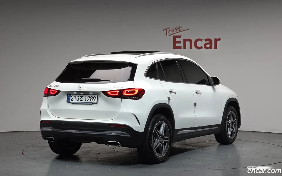Mercedes-Benz GLA-Class GLA250 4MATIC 2023 — миниатюра 2