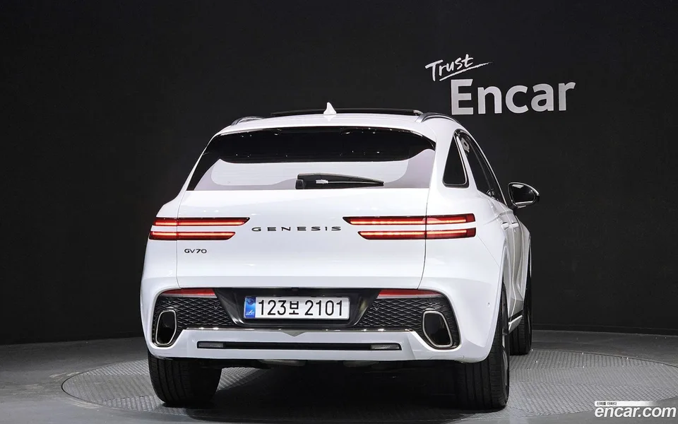 Genesis GV70 2.5T 2WD 2022 — миниатюра 4