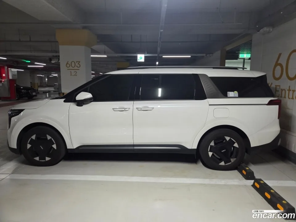 Kia Carnival HEV 9 2025 — миниатюра 2