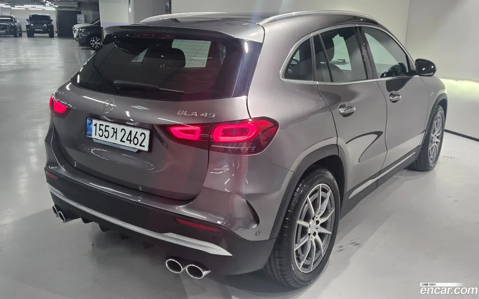 Mercedes-Benz GLA-Class GLA45 AMG 4MATIC+ 2023 — миниатюра 4