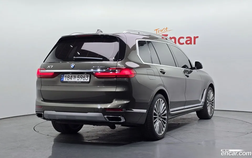 BMW X7 xDrive 40i 7 2022 — миниатюра 2