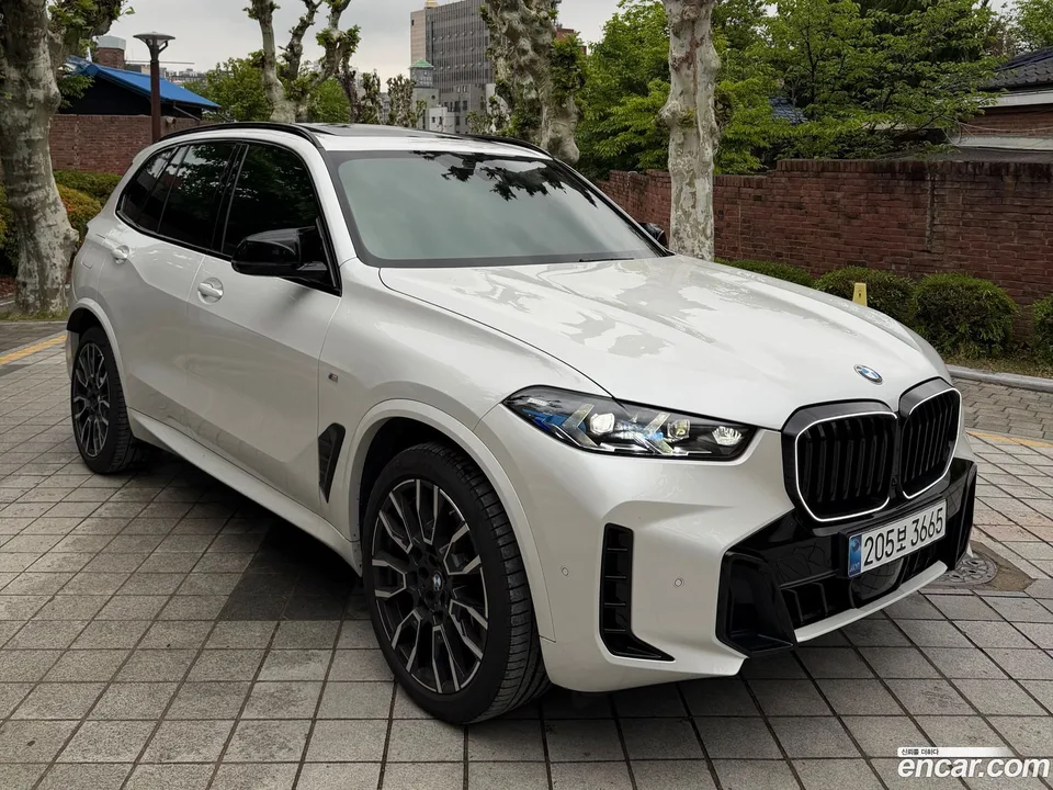 BMW X5 xDrive 40i M 2025 — миниатюра 3