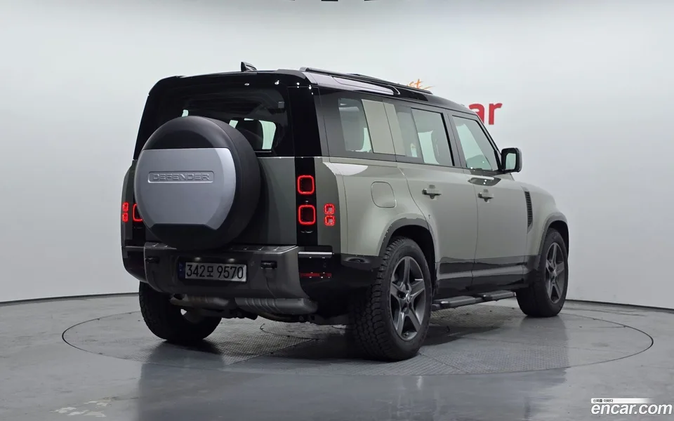 Land Rover Defender 110 D250 X- SE 2025 — миниатюра 2