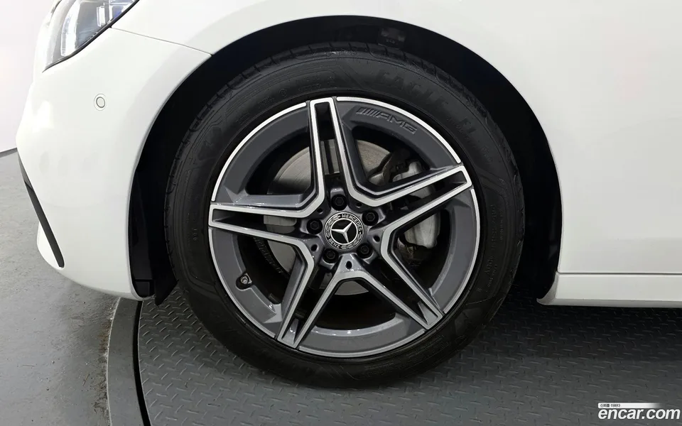 Mercedes-Benz E-Class E250 AMG Line 2023 — миниатюра 5