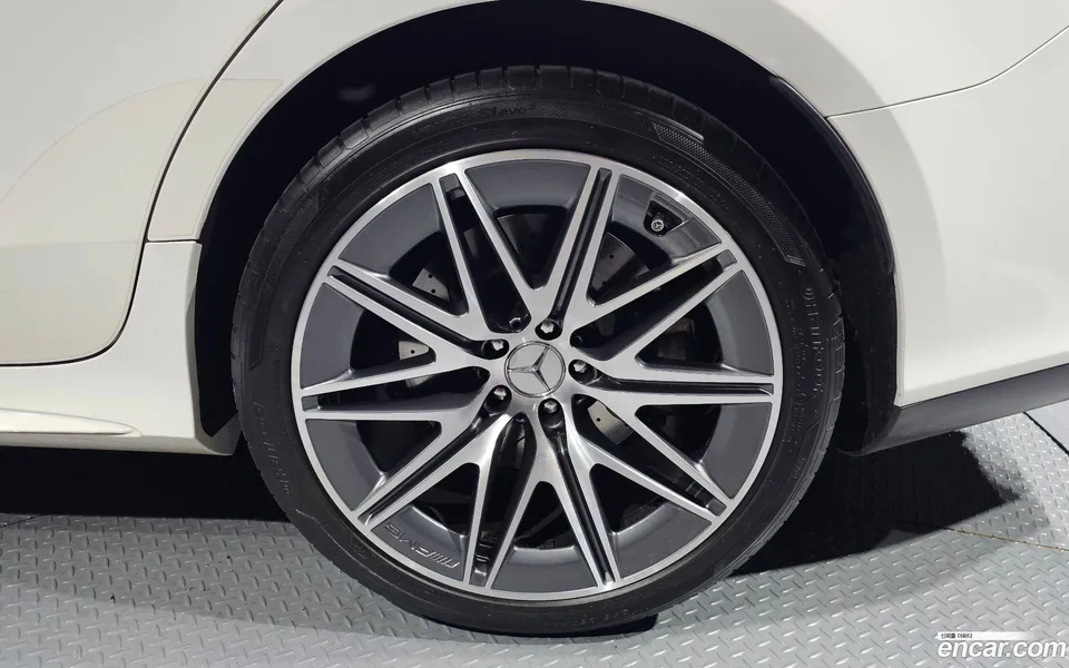 Mercedes-Benz AMG GT 4 43 4MATIC+ 2022 — миниатюра 5
