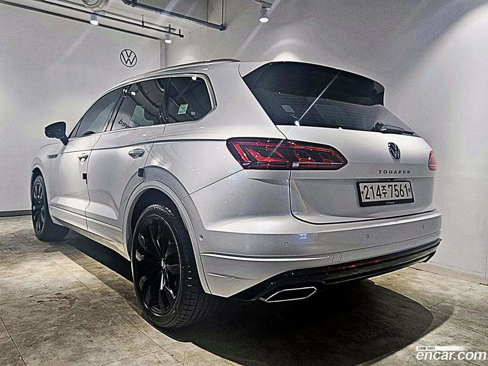 Volkswagen Touareg 3.0 TDI R-Line 2023 — миниатюра 2