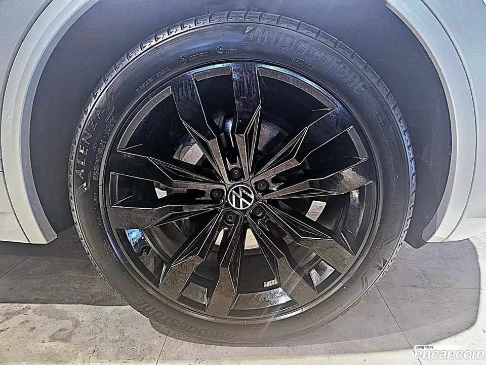 Volkswagen Touareg 3.0 TDI R-Line 2023 — миниатюра 5