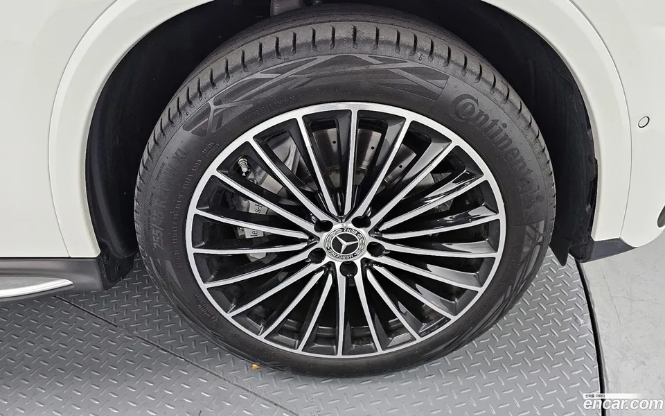 Mercedes-Benz GLC-Class GLC300 4MATIC 2025 — миниатюра 5