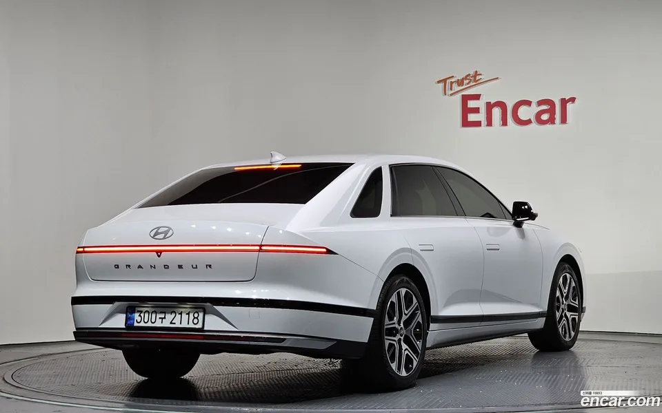 Hyundai Grandeur Hybrid 2023 — миниатюра 2