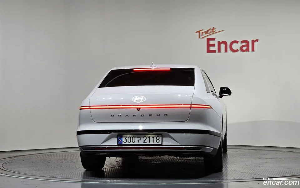 Hyundai Grandeur Hybrid 2023 — миниатюра 4