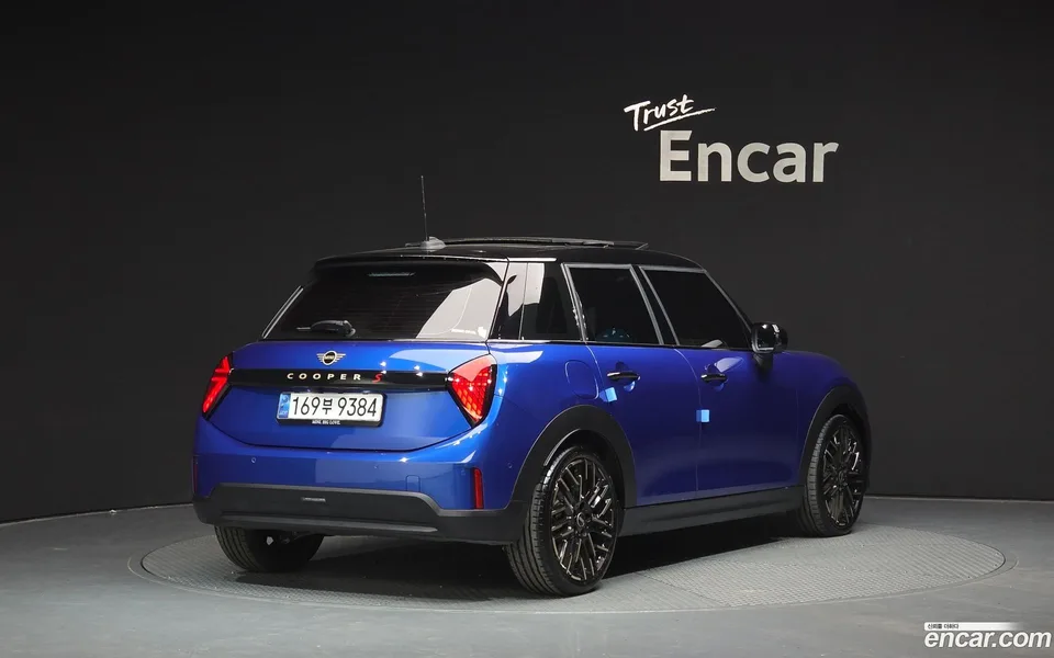 MINI Cooper S 5 2025 — миниатюра 2