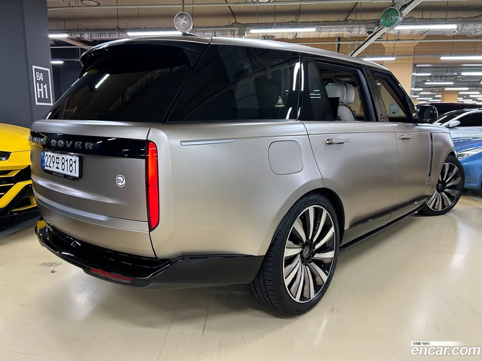 Land Rover Range Rover P530 SV LWB 2023 — миниатюра 5