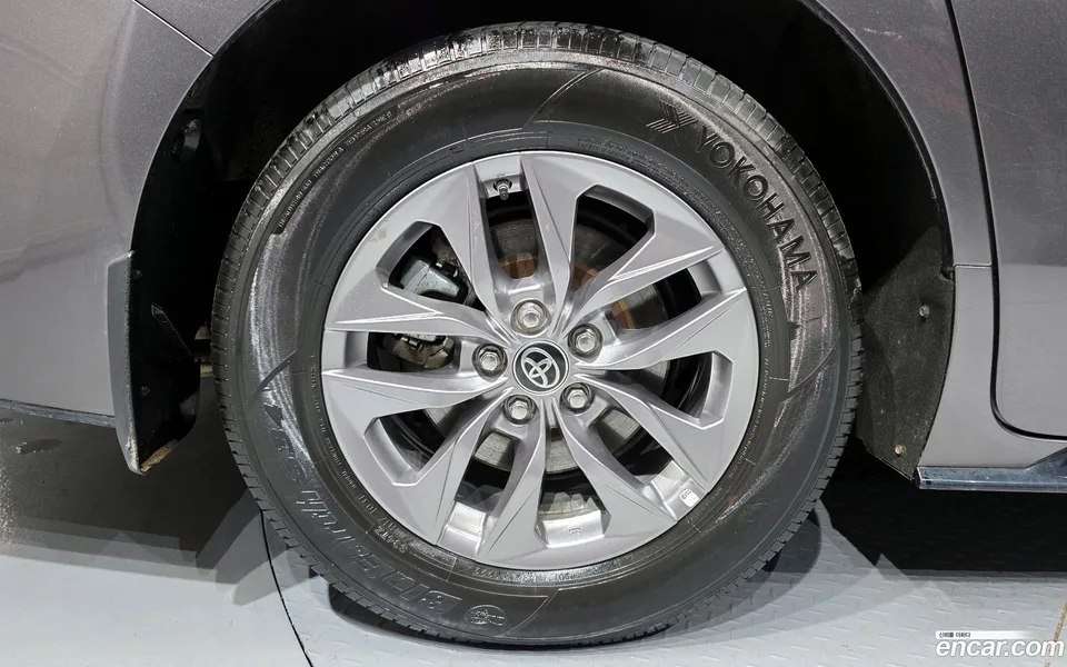Toyota Sienna 2.5 AWD 2023 — миниатюра 5