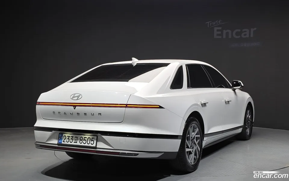 Hyundai Grandeur 2.5 2WD 2023 — миниатюра 2