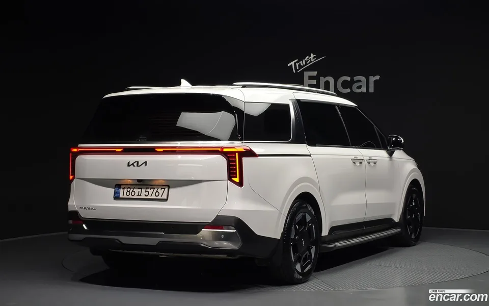 Kia Carnival 9 2023 — миниатюра 2