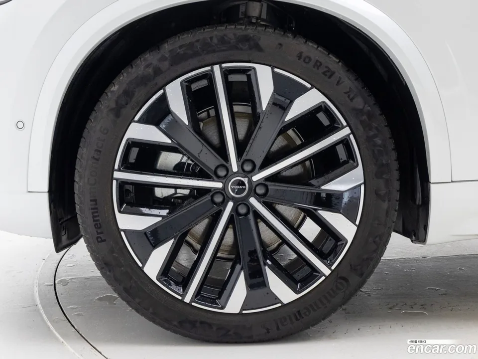 Volvo XC90 B6 2025 — миниатюра 5