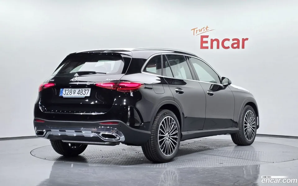 Mercedes-Benz GLC-Class GLC300 4MATIC AMG Line 2025 — миниатюра 2