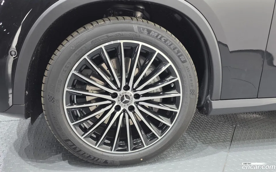 Mercedes-Benz GLC-Class GLC300 4MATIC AMG Line 2025 — миниатюра 5