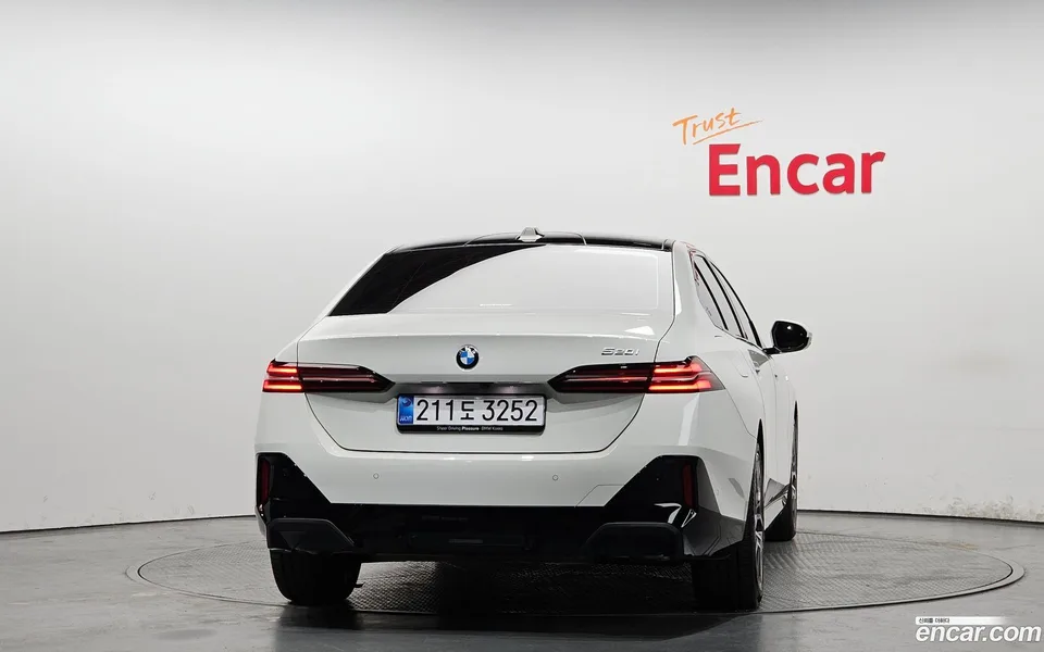 BMW 5 Series 520i M 2025 — миниатюра 5