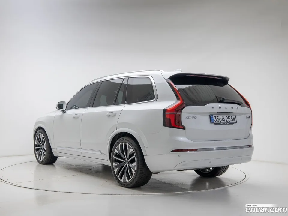 Volvo XC90 B6 2025 — миниатюра 2