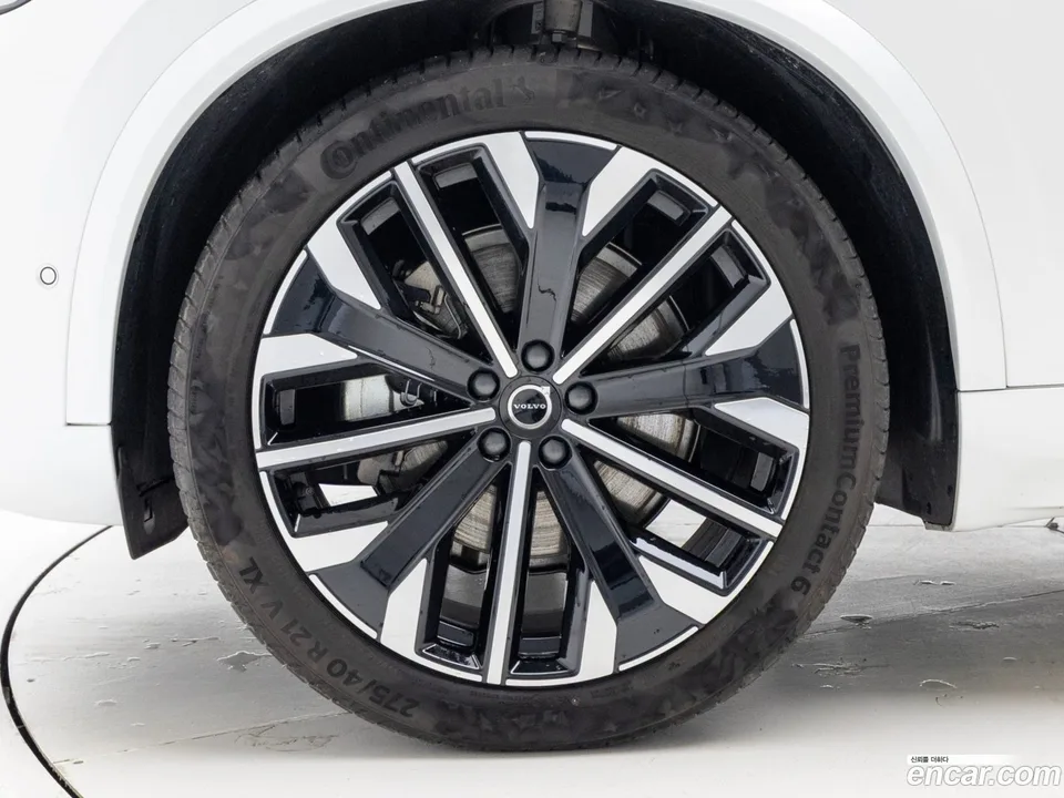 Volvo XC90 B6 2025 — миниатюра 5