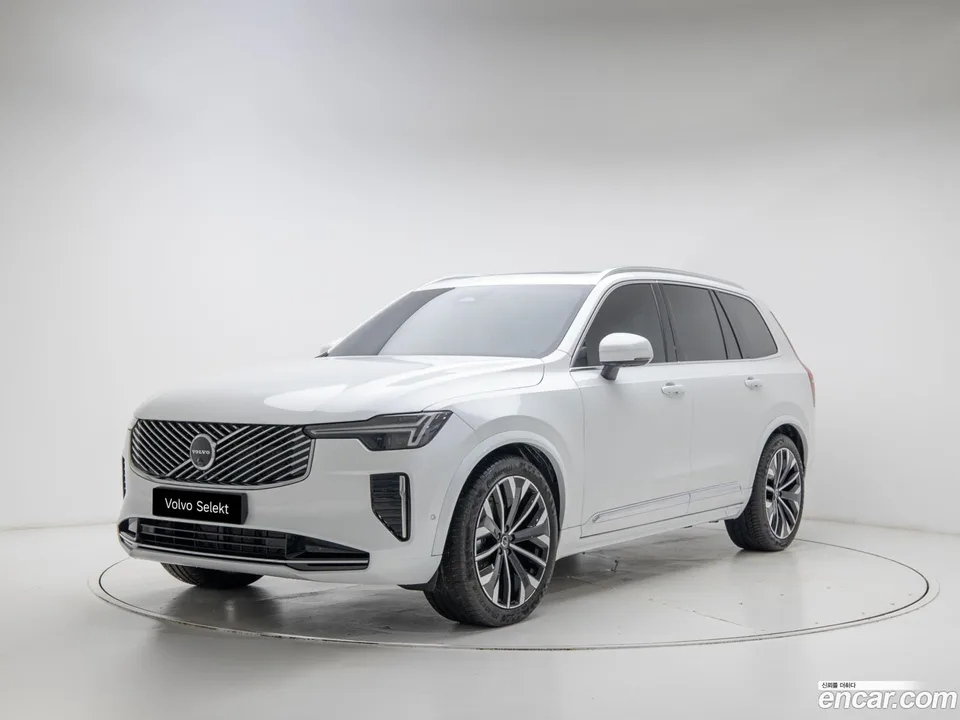 Volvo XC90 B6 2025 — фото 1, купить с доставкой в Москву