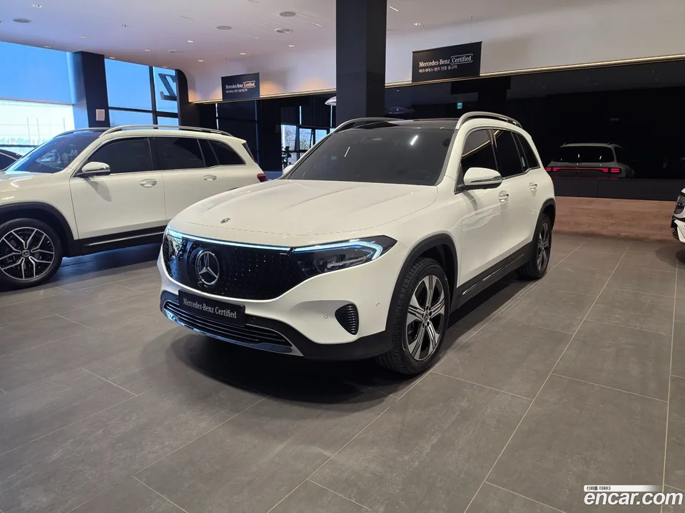 Mercedes-Benz EQB EQB300 4MATIC 2025 — фото 1, купить с доставкой в Москву