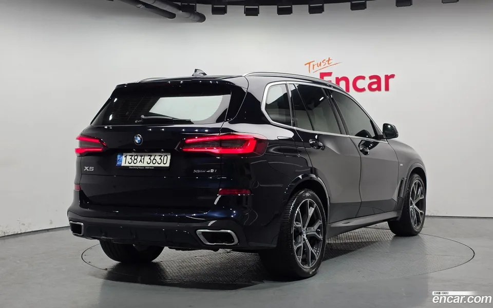 BMW X5 xDrive 40i M 2022 — миниатюра 2