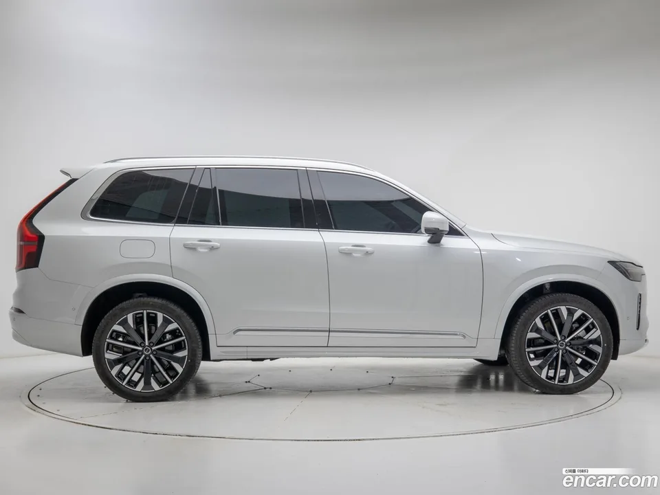 Volvo XC90 T8 2025 — миниатюра 3