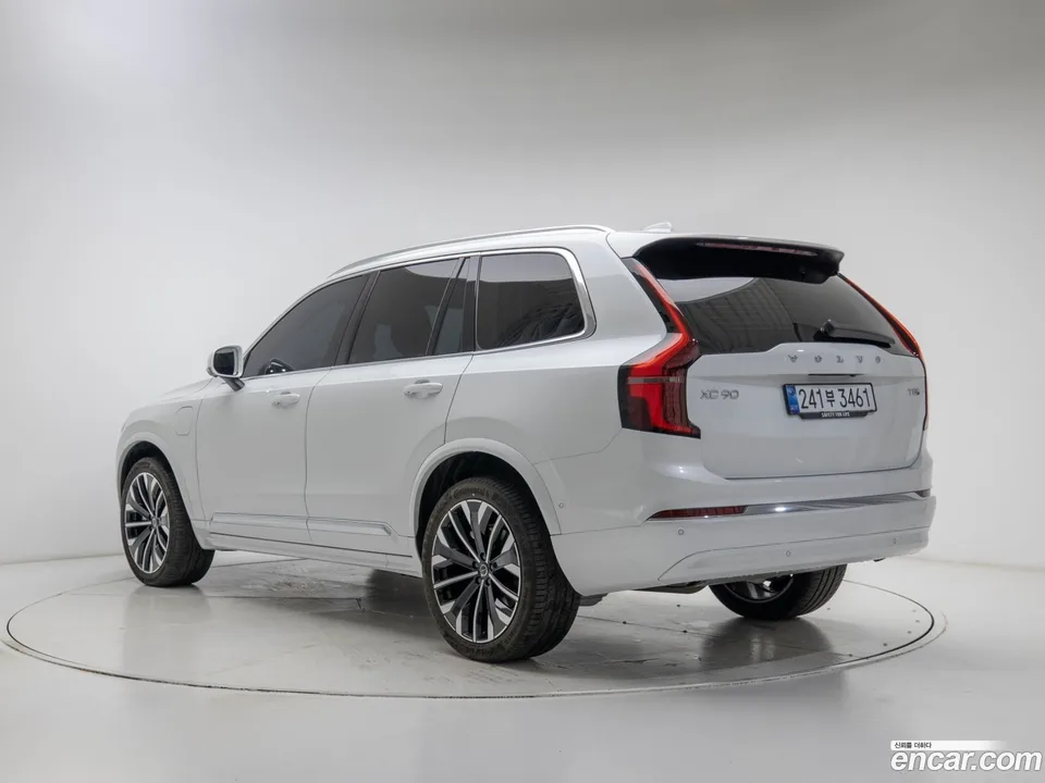 Volvo XC90 T8 2025 — миниатюра 4