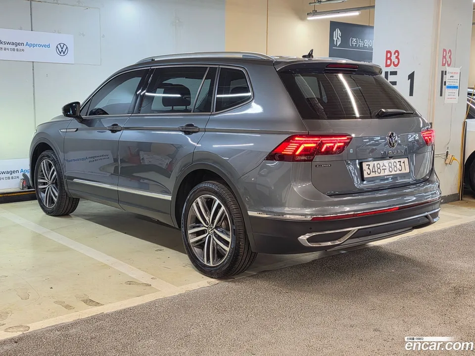 Volkswagen Tiguan Allspace 2.0 TSI 2023 — миниатюра 2