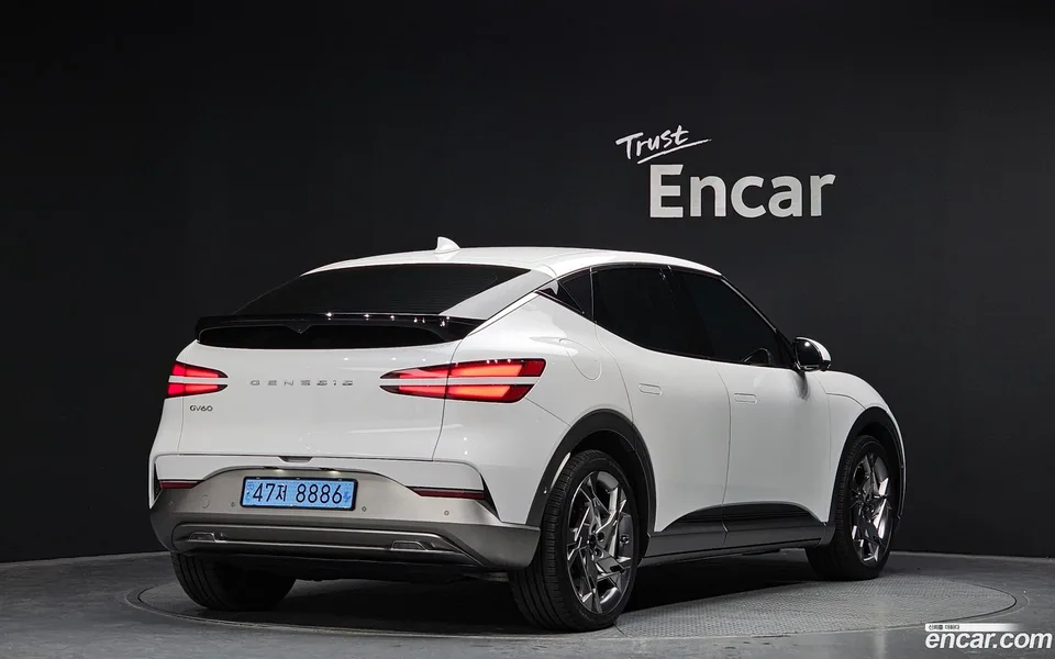 Genesis GV60 AWD 2022 — миниатюра 2