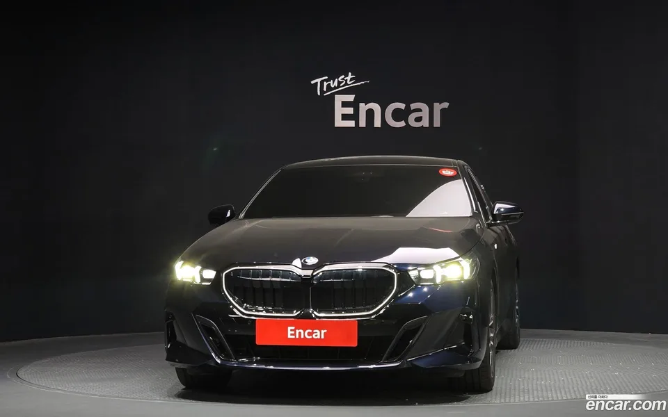 BMW 5 Series 520i 2024 — миниатюра 3