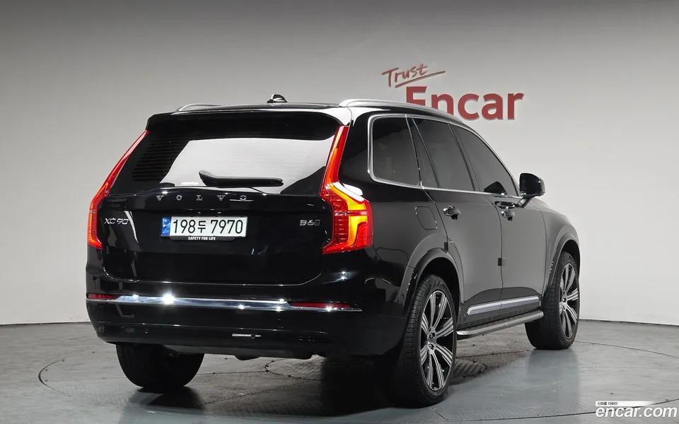 Volvo XC90 B6 2023 — миниатюра 2