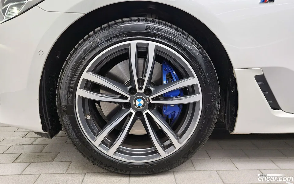 BMW 6 Series GT 620d M 2023 — миниатюра 5