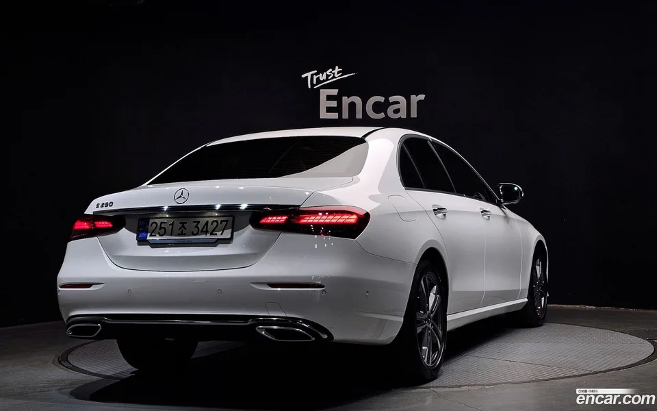 Mercedes-Benz E-Class E250 2023 — миниатюра 2