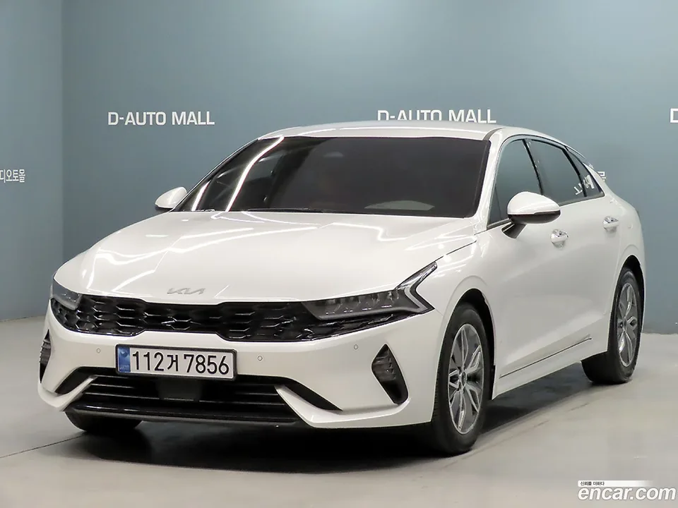 Kia K5 Hybrid 2023 — фото 1, купить с доставкой в Москву