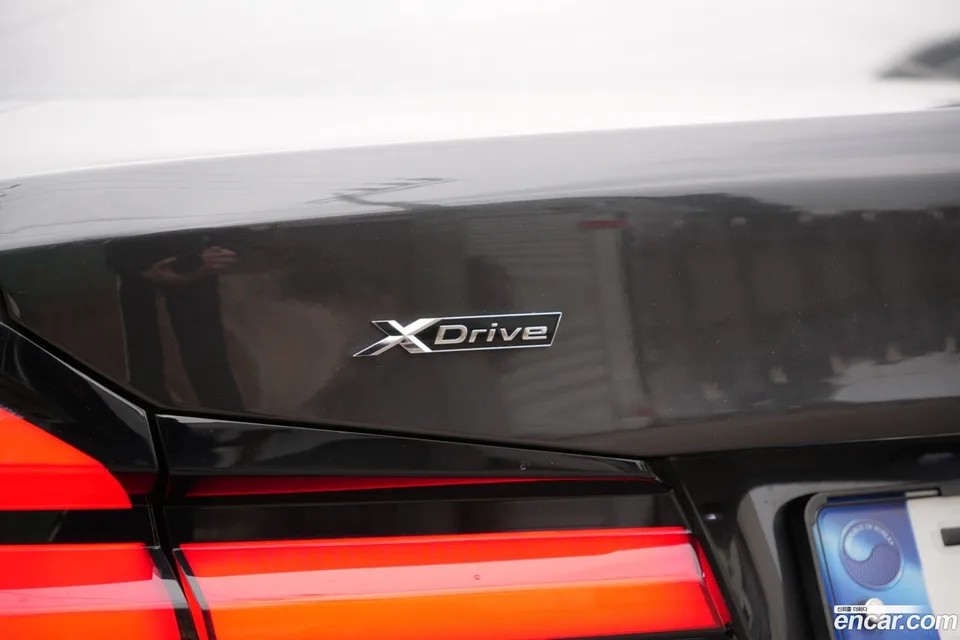 BMW 5 Series 530i xDrive M 2023 — миниатюра 5