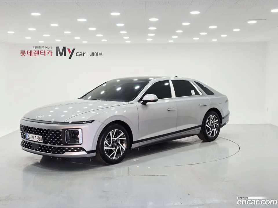 Hyundai Grandeur (GN7) 2.5 2WD 2025 — фото 1, купить с доставкой в Москву