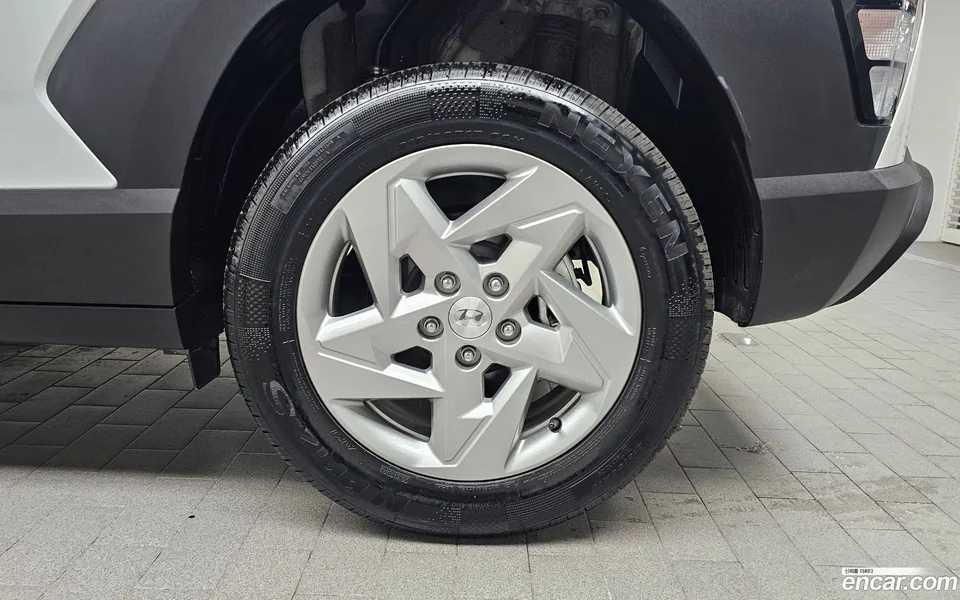 Hyundai Kona 1.6 2WD 2024 — миниатюра 5