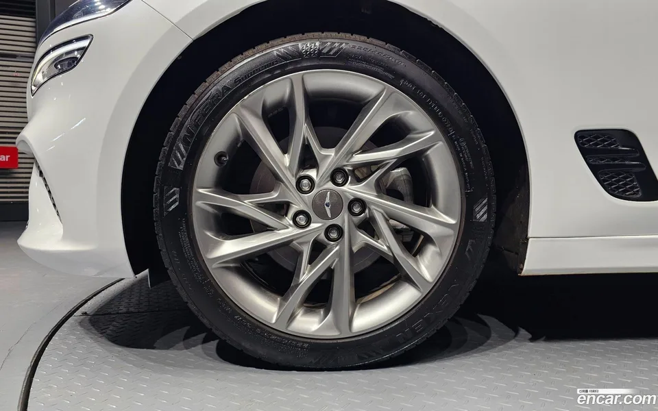 Genesis G70 2.0T 2WD 2022 — миниатюра 5
