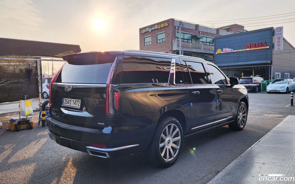 Cadillac Escalade 6.2 ESV 2022 — миниатюра 2