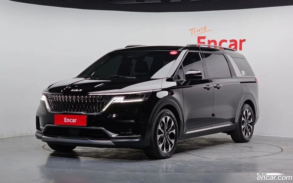 Kia Carnival 9 2023 — фото 1, купить с доставкой в Москву